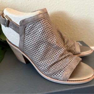 Brand New Sofft Metallic Silver Peep-Toe Sandel-(Size 8)